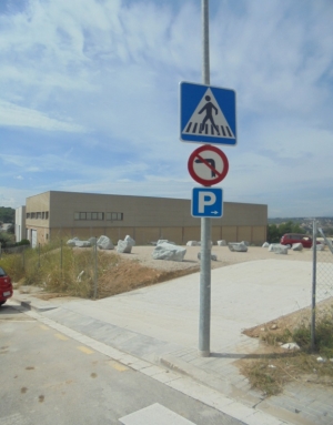 Dos nous aparcaments per turismes al pol&iacute;gon Coll de la Manya